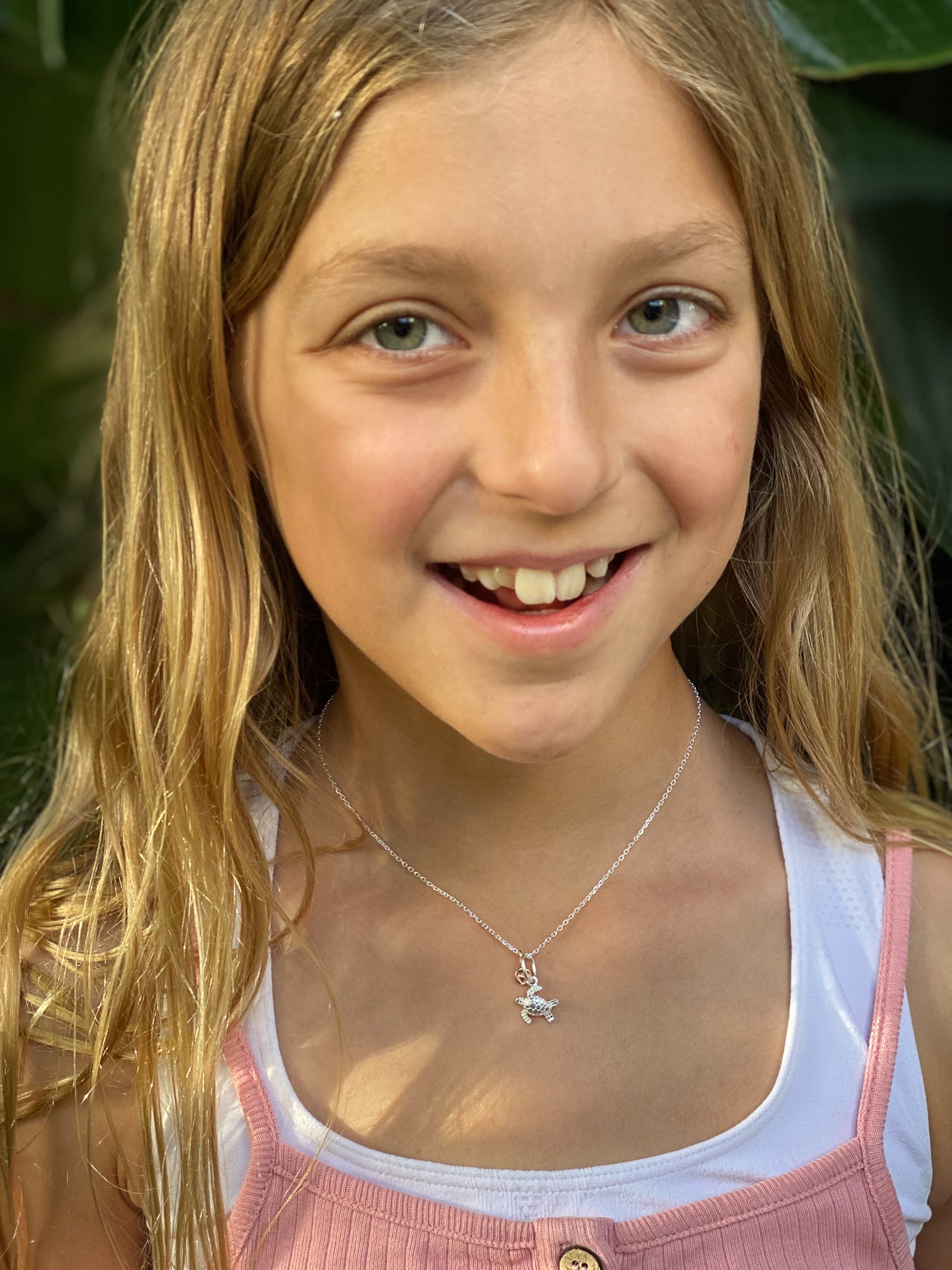 Shell charm necklace